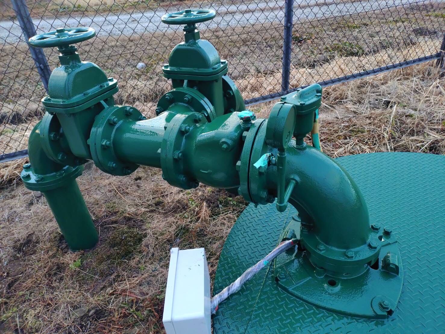 大田原市金田北部の揚水機・ポンプ制御盤を塗装しました！
